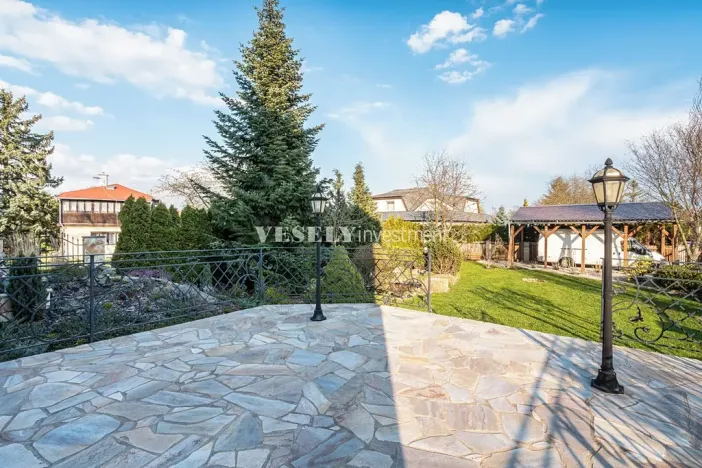 Prodej vily, Praha - Klánovice, 700 m2