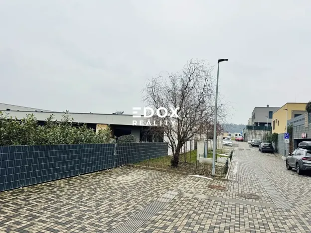 Prodej bytu 1+kk, Praha - Modřany, Pacholíkova, 61 m2