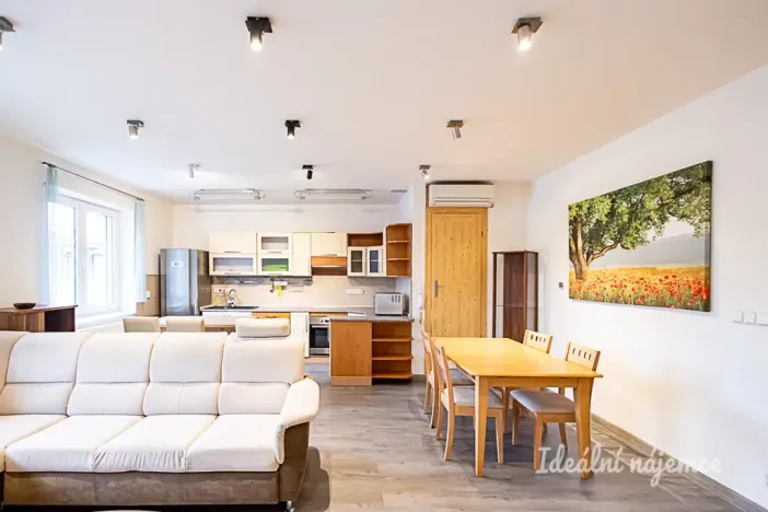 Pronájem bytu 2+kk, Praha - Záběhlice, Záběhlická, 58 m2