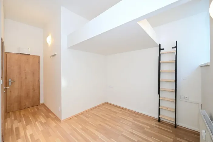 Pronájem bytu 1+kk, Praha - Smíchov, Radlická, 15 m2