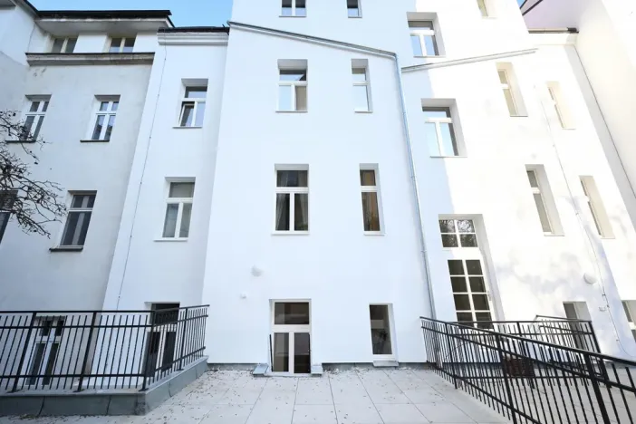 Pronájem bytu 1+kk, Praha - Smíchov, Radlická, 15 m2