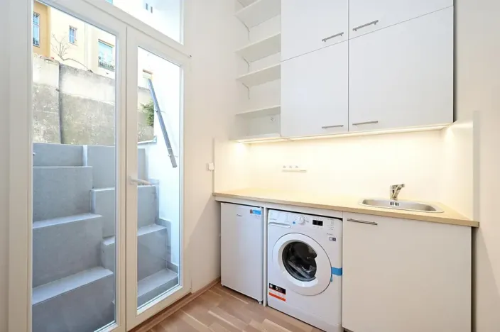 Pronájem bytu 1+kk, Praha - Smíchov, Radlická, 15 m2