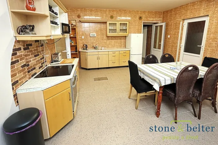 Prodej vícegeneračního domu, Nové Město pod Smrkem, Mírové náměstí, 466 m2