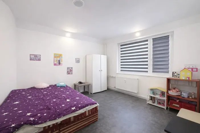 Pronájem bytu 2+1, Karlovy Vary, Charkovská, 45 m2