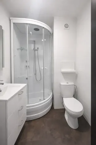 Pronájem bytu 2+1, Karlovy Vary, Charkovská, 45 m2