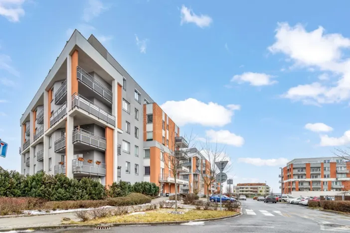 Prodej bytu 2+kk, Praha, Sazovická, 52 m2