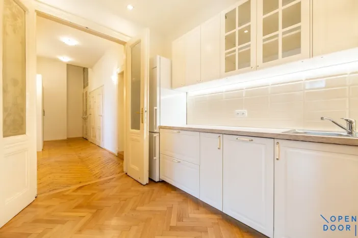 Prodej bytu 3+1, Praha - Nové Město, Masarykovo nábřeží, 100 m2