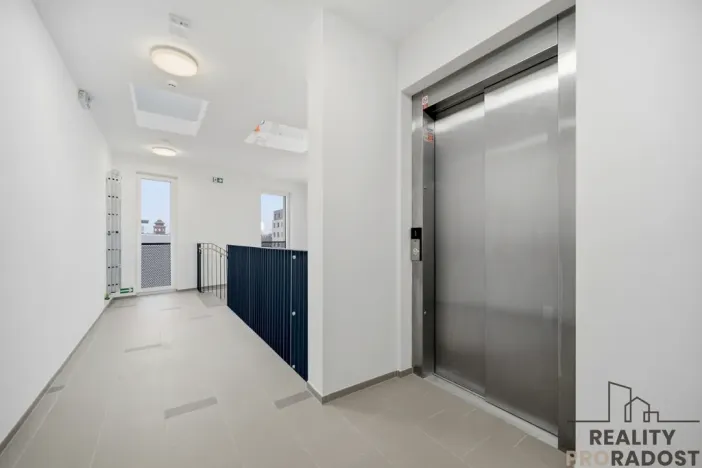 Pronájem bytu 2+kk, Pardubice, Nová Tesla, 62 m2