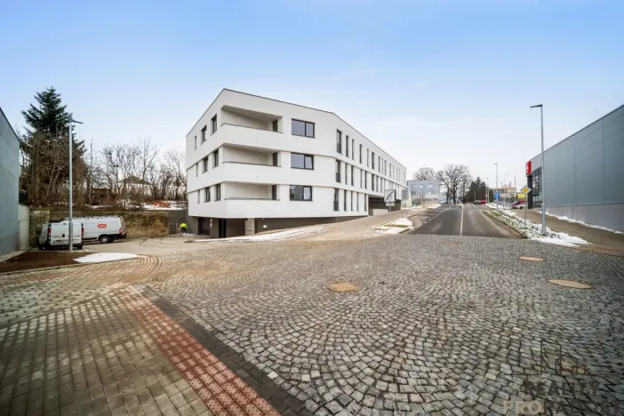 Pronájem bytu 2+kk, Pardubice, Nová Tesla, 62 m2