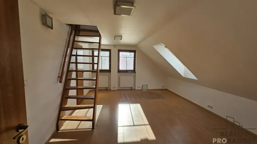 Prodej rodinného domu, Jesenice, Vestecká, 369 m2