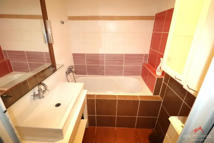 Pronájem bytu 3+1, Děčín - Děčín XXXII-Boletice nad Labem, Čsl. partyzánů, 75 m2