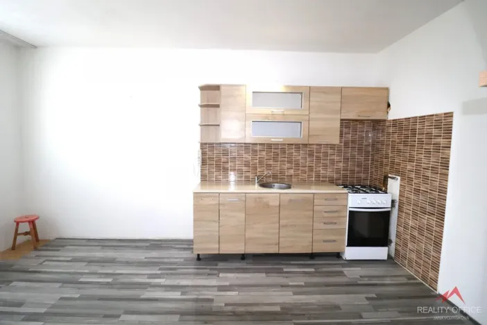 Pronájem bytu 3+1, Děčín - Děčín XXXII-Boletice nad Labem, Čsl. partyzánů, 75 m2