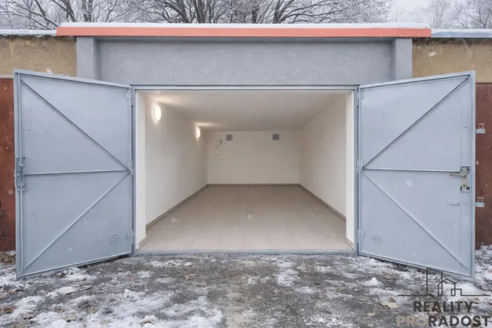 Prodej garáže, Brno - Slatina, 18 m2