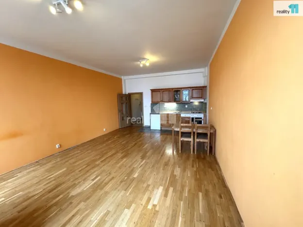 Pronájem bytu 1+kk, Praha - Vysočany, Kolbenova, 43 m2