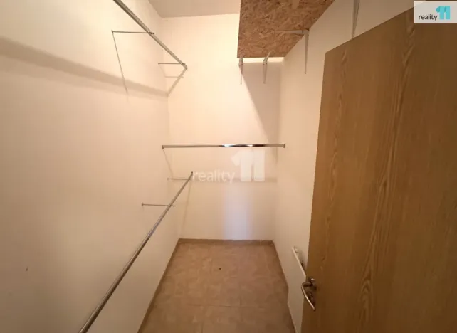 Pronájem bytu 1+kk, Praha - Vysočany, Kolbenova, 100 m2