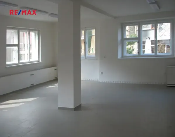 Pronájem obchodního prostoru, Polička, Tylova, 90 m2