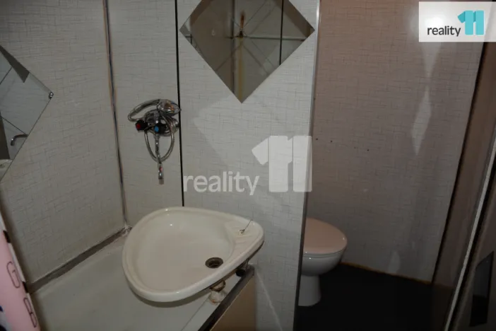 Pronájem bytu 1+kk, Nové Sedlo, Revoluční, 19 m2