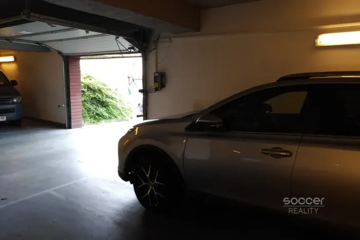 Pronájem garážového stání, Praha - Smíchov, Na Hřebenkách, 15 m2