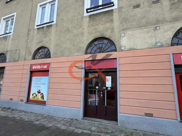 Pronájem obchodního prostoru, Rožnov pod Radhoštěm, Náměstí Míru, 84 m2