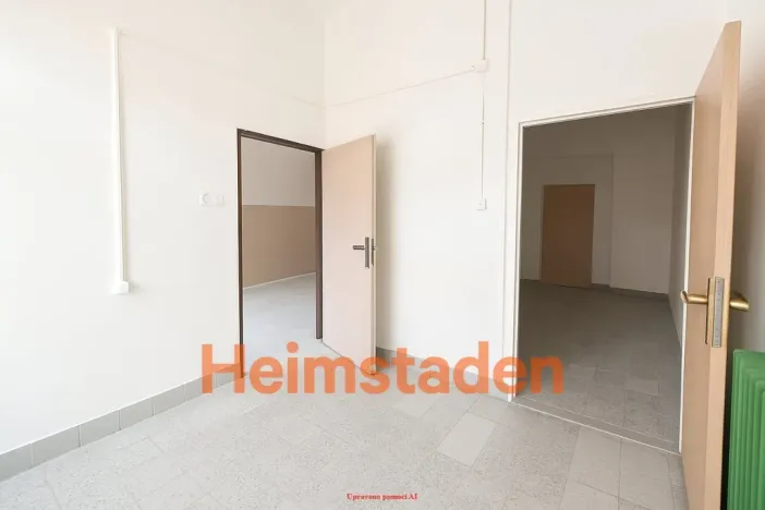 Pronájem kanceláře, Karviná - Nové Město, nám. Budovatelů, 44 m2