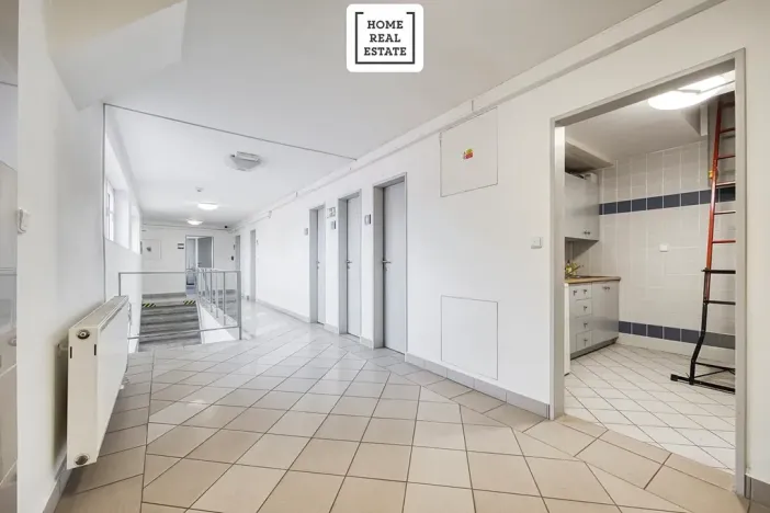 Pronájem kanceláře, Kolín, Rubešova, 634 m2