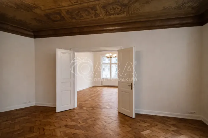 Pronájem bytu 4+1, Praha, Pařížská, 151 m2