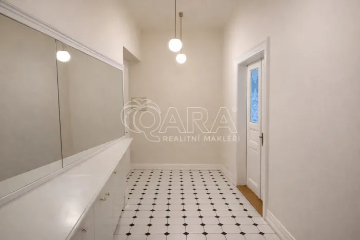 Pronájem bytu 4+1, Praha, Pařížská, 151 m2