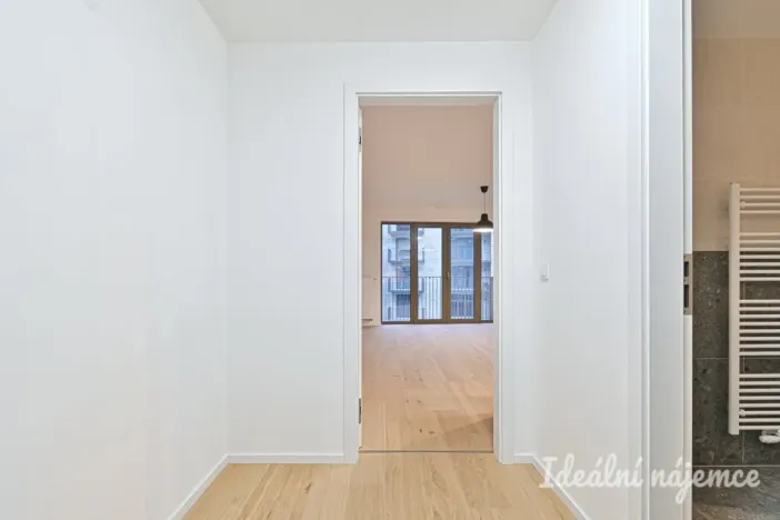 Pronájem bytu 1+kk, Brno, Bratislavská, 40 m2