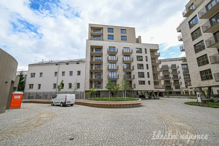 Pronájem bytu 1+kk, Brno, Bratislavská, 40 m2