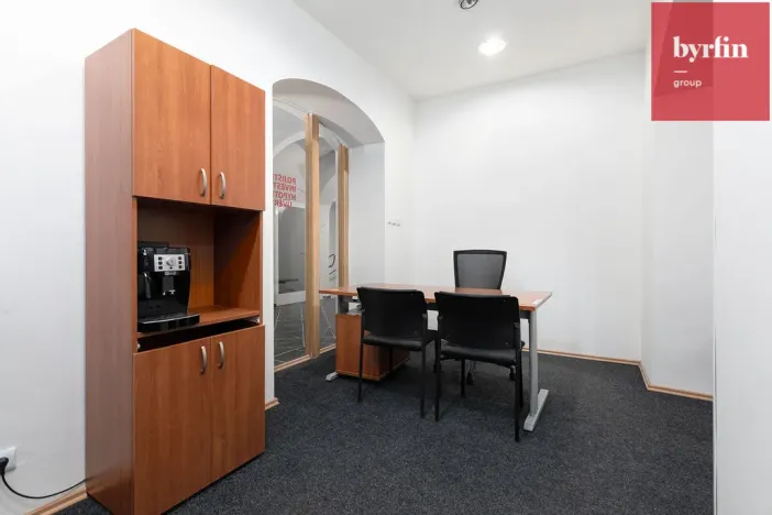 Pronájem kanceláře, Opava, Dolní náměstí, 27 m2