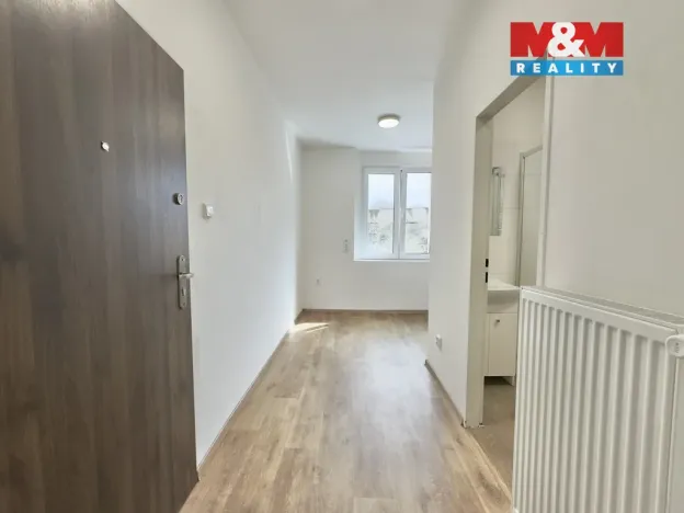 Pronájem bytu 1+1, Klášterec nad Ohří, Chomutovská, 33 m2