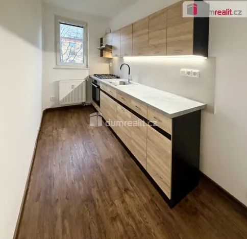 Prodej bytu 2+1, Zlín, Dukelská, 53 m2