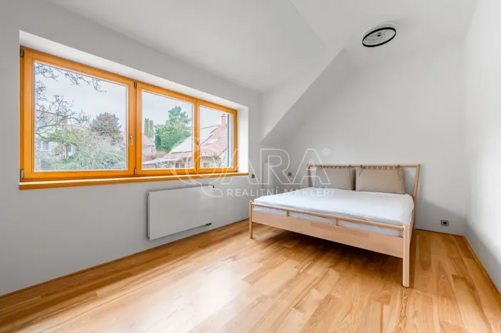 Pronájem kanceláře, Roztoky, Nad vinicemi, 393 m2