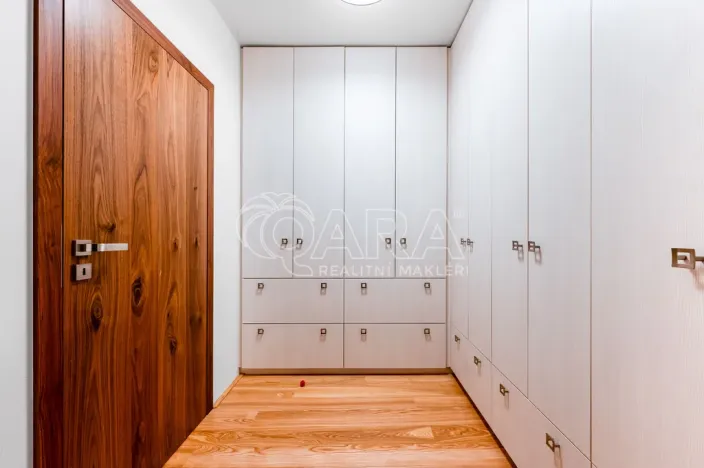 Pronájem kanceláře, Roztoky, Nad vinicemi, 393 m2