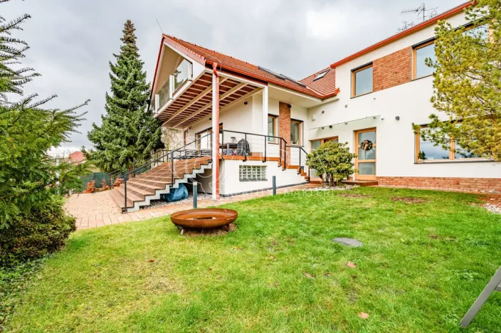 Pronájem kanceláře, Roztoky, Nad vinicemi, 393 m2