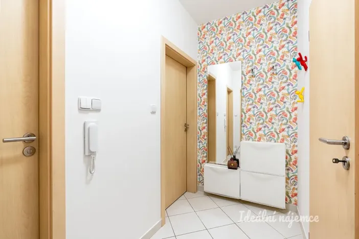 Pronájem bytu 2+kk, Praha - Dolní Měcholupy, Kardausova, 48 m2