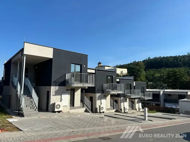 Pronájem bytu 1+kk, Zlín, Pod Hradem II, 27 m2