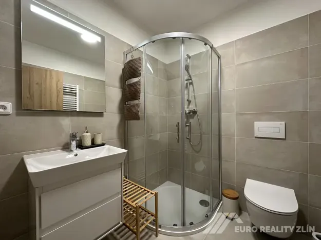 Pronájem bytu 1+kk, Zlín, Pod Hradem II, 27 m2