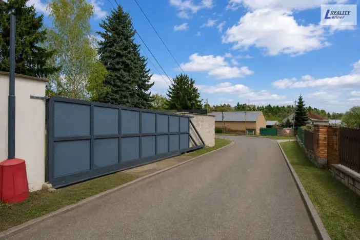Prodej výrobních prostor, Nečín, 400 m2