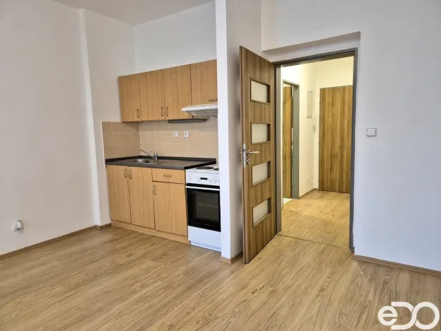 Pronájem bytu 1+kk, Jablonec nad Nisou, Anenské náměstí, 30 m2