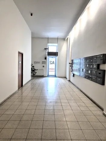 Pronájem bytu 1+kk, Praha - Vinohrady, Korunní, 42 m2