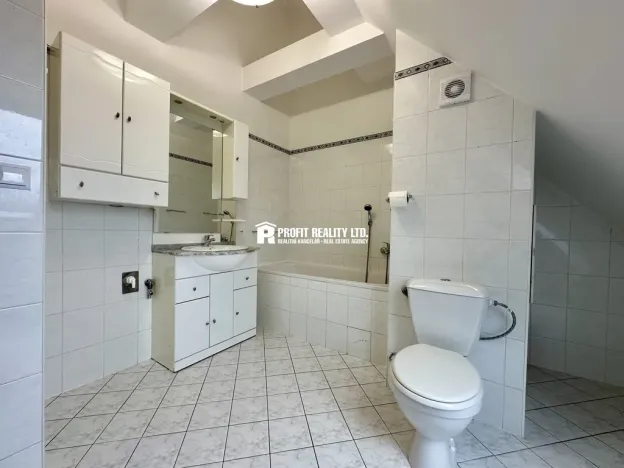 Prodej bytu 2+kk, Beroun, Náměstí Joachima Barranda, 57 m2