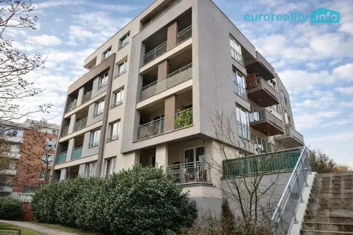 Pronájem bytu 2+kk, Praha, Toufarova, 53 m2