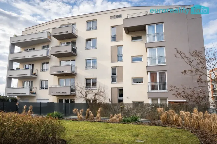 Pronájem bytu 2+kk, Praha, Toufarova, 53 m2