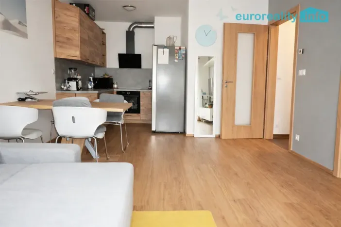 Pronájem bytu 2+kk, Praha, Toufarova, 53 m2