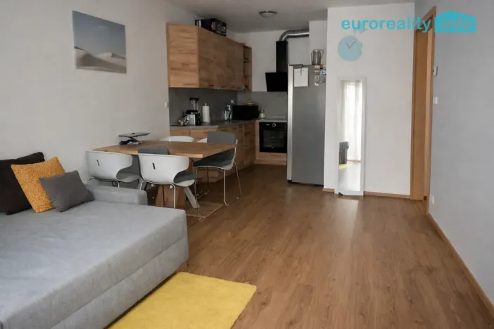 Pronájem bytu 2+kk, Praha, Toufarova, 53 m2