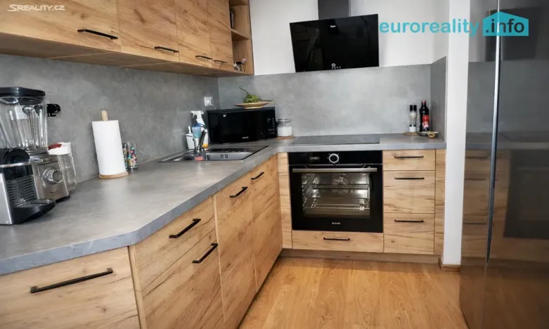 Pronájem bytu 2+kk, Praha, Toufarova, 53 m2