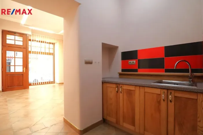 Pronájem obchodního prostoru, Karlovy Vary, Jugoslávská, 31 m2