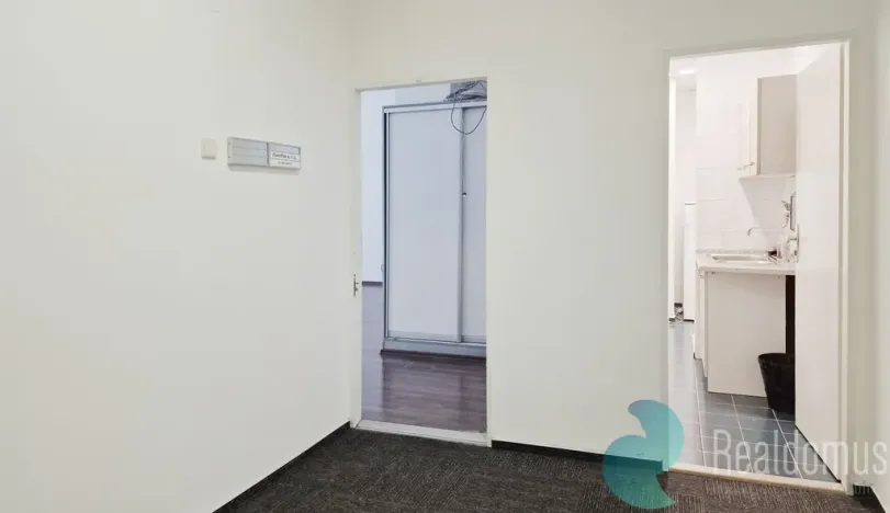 Pronájem kanceláře, Praha, Opletalova, 65 m2