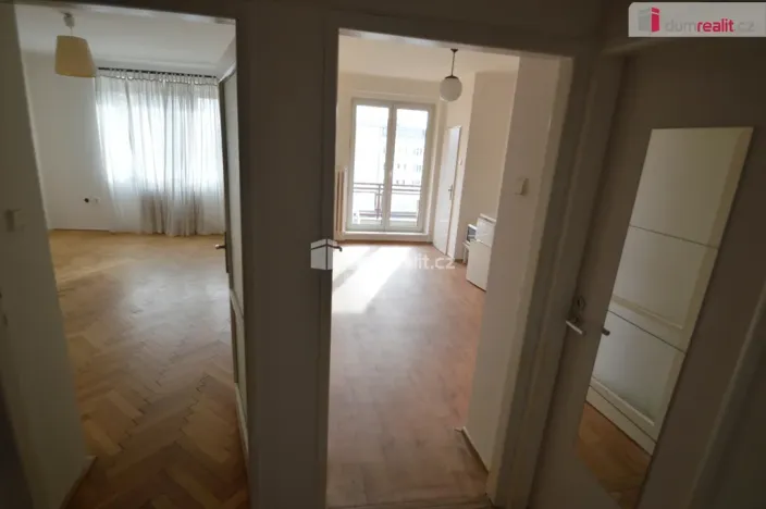Pronájem bytu 2+kk, Praha - Žižkov, Jeseniova, 48 m2